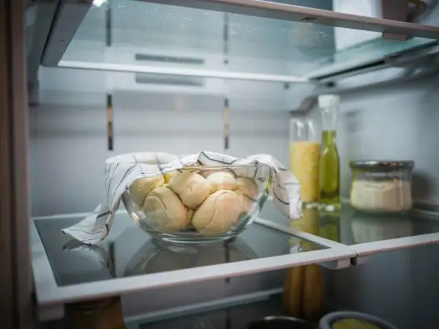 Czy ciasto na pizzę można mrozić? Odkryj sekrety zamrażania!