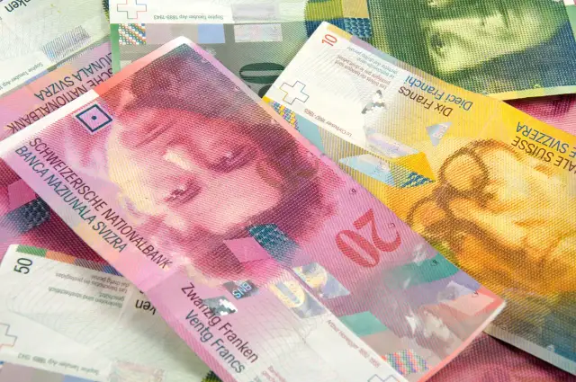 Upadłość biura podróży: Jak odzyskać pieniądze krok po kroku?