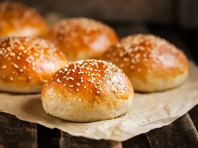 Buns burger maison : la recette moelleuse et inratable de Thibault Tanguy