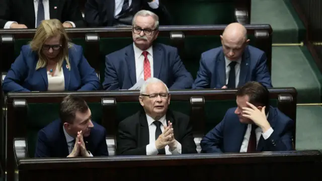 Co to jest bezwzględna większość w sejmie i dlaczego ma znaczenie?