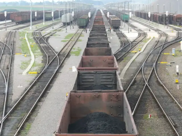 Ile waży pociąg towarowy? Zaskakujące fakty o jego wadze