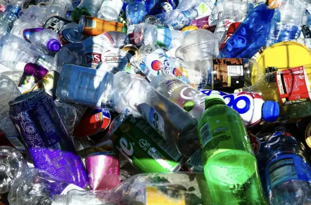 Ile dostaniesz za butelki i puszki w 2025 roku? Pełny przewodnik po nowym systemie kaucyjnym w Polsc