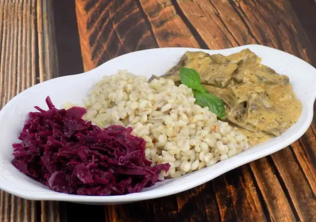 Jak właściwie gotować płucka wieprzowe, aby były miękkie i bez zapachu