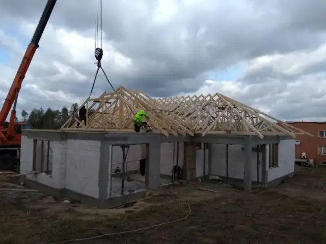 Czym obić dom szkieletowy, aby uniknąć błędów i kosztów?