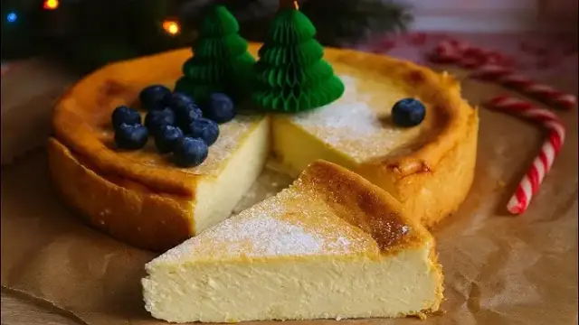 Domowy sernik: koszt od 45 do 75 zł. Czy warto piec samemu?