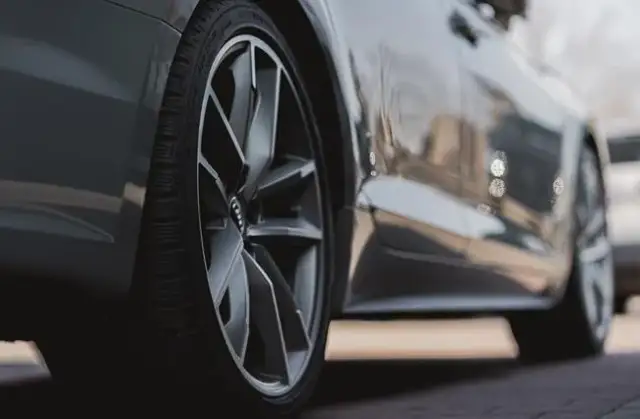 Felgi 8,5 cala jakie opony wybrać, aby uniknąć problemów z bezpieczeństwem?