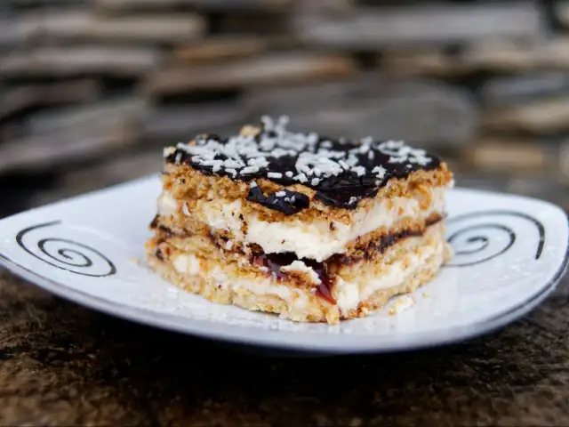 Przepis na ciasto przekładaniec, które zachwyci Twoich gości i smakoszy