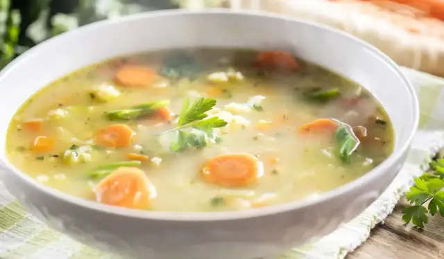 Ile ryżu na litr zupy – idealne proporcje dla smacznej zupy