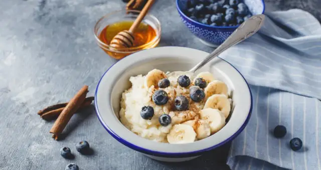 Owsianka na diecie: jak jeść, by schudnąć, a nie przytyć?