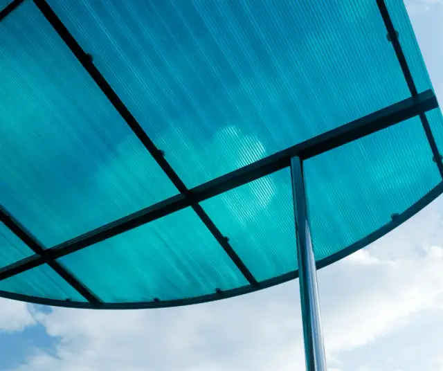 Policarbon czy poliwęglan - co musisz wiedzieć o tych materiałach?