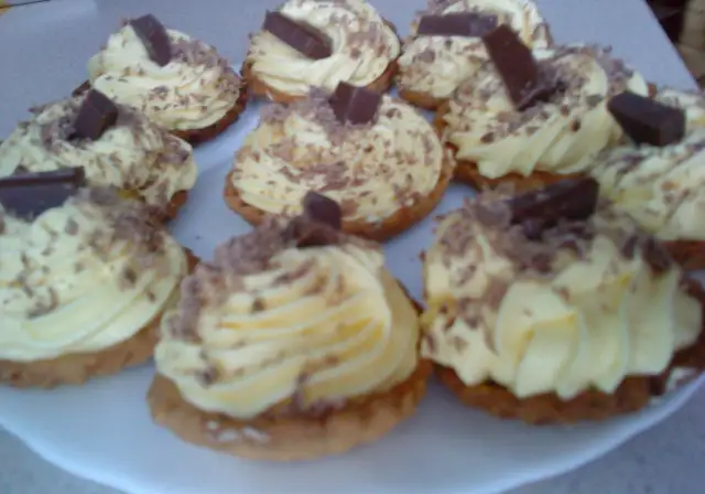 Nadziewanie babeczek po upieczeniu? Bez sprzętu to proste!