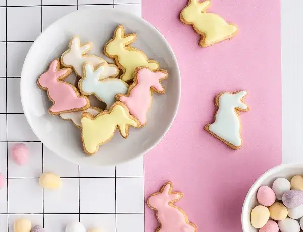 Ciastka na Wielkanoc: Klasyki, nowości i sekrety idealnych wypieków