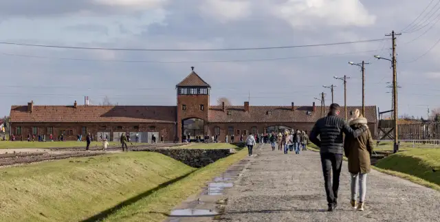 Oświęcim: Gdzie zjeść po Muzeum Auschwitz? Przewodnik po restauracjach