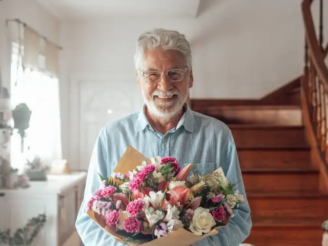 Ile dać na 70 urodziny? Odpowiednie kwoty w zależności od relacji