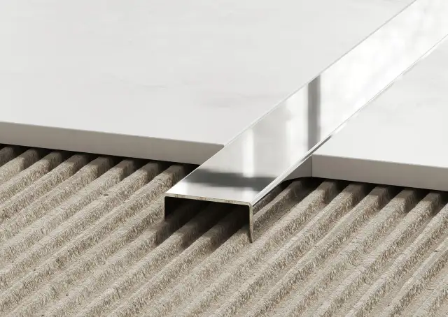 Srebrne listwy na ścianę: styl, montaż i jak wkomponować w aranżację?