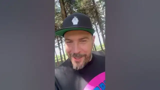 Kto śpiewa refren w tango porcjarza? O.S.T.R. i jego historia