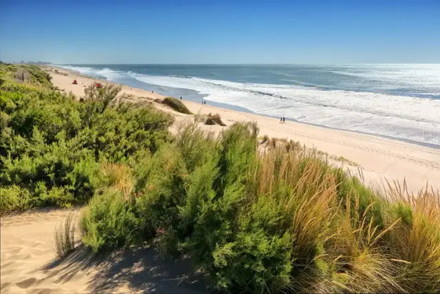 Rajskie plaże Argentyny: Przewodnik po najpiękniejszych zakątkach