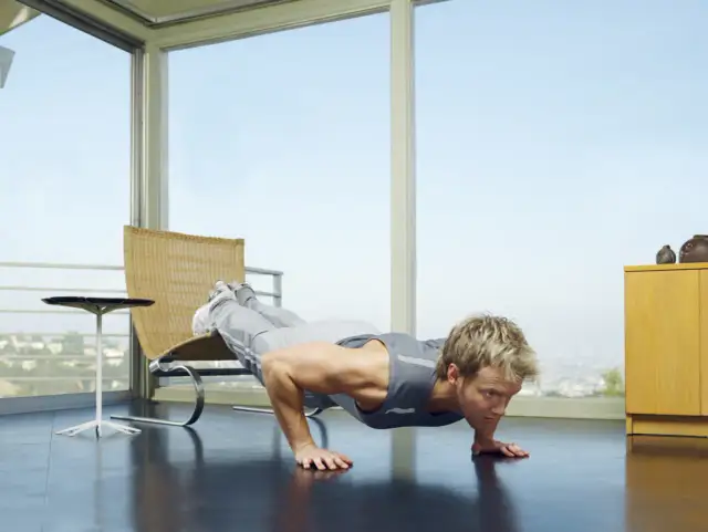 Ile kalorii spala 10 pompek? Zaskakujące wyniki dla Twojej diety