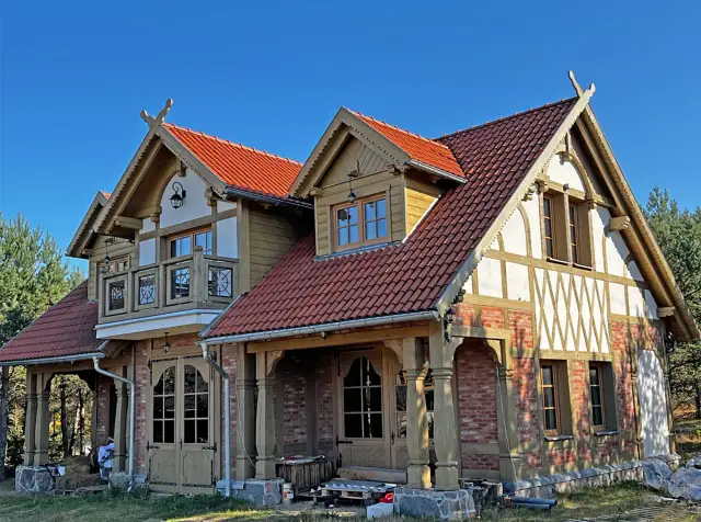 Dworek drewniany: odkryj piękno i historię wyjątkowych budowli