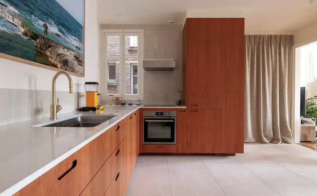 Cocinas modernas de madera: calidez, diseño y funcionalidad para tu hogar