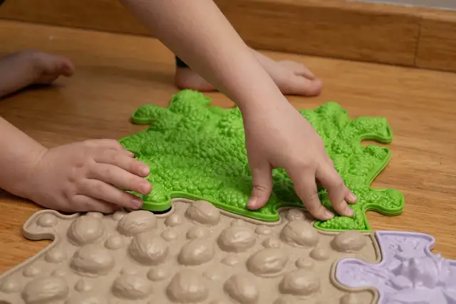 Ortopedyczna mata sensoryczna: Jak poprawić rozwój dziecka i dorosłego