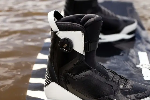 DC Snowboard: Buty i deski przewodnik po sprzęcie