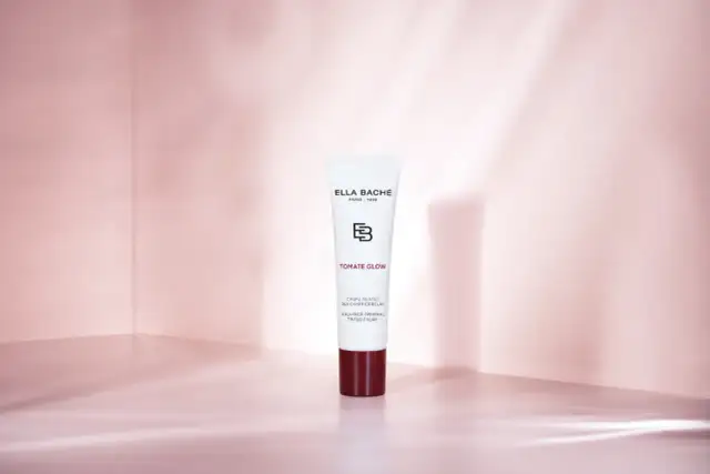 Krem rozświetlający z drobinkami – przywróć skórze zdrowy blask