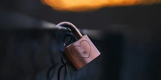 Jak długo cierpi się po rozstaniu? Odkryj prawdę o emocjach