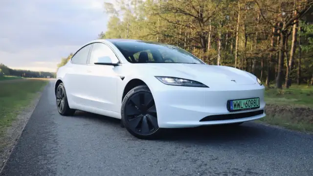 Czy Tesla ma silnik spalinowy? Prawda o elektrycznych samochodach
