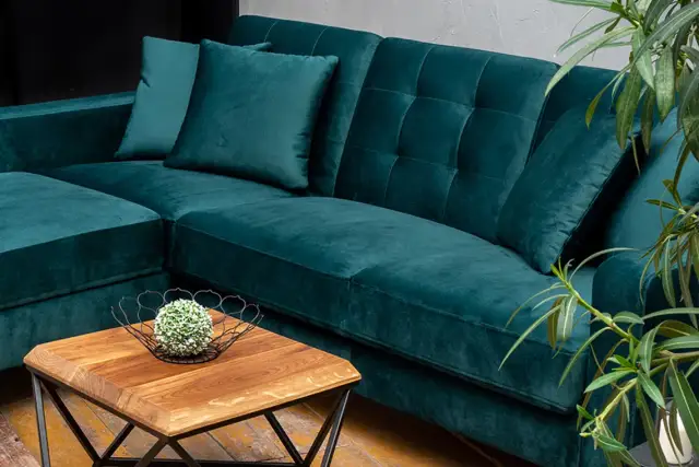 Jak ustawić narożnik w małym salonie, aby maksymalnie wykorzystać przestrzeń