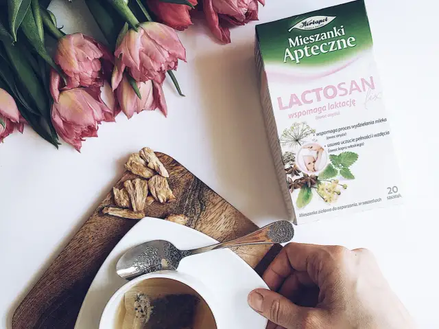 Jaka herbata przy karmieniu piersią? Bezpieczne wybory dla mamy i dziecka