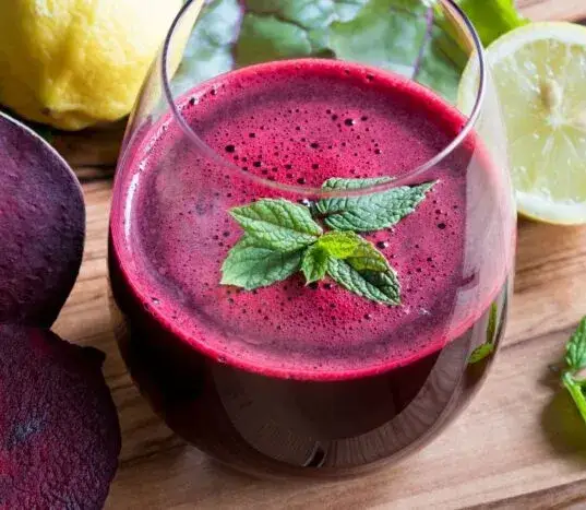 Na co jest dobry sok z buraków? Odkryj jego niezwykłe właściwości zdrowotne