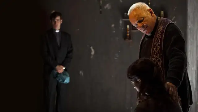 Rytuał horror: porównanie dwóch przerażających filmów o rytuałach