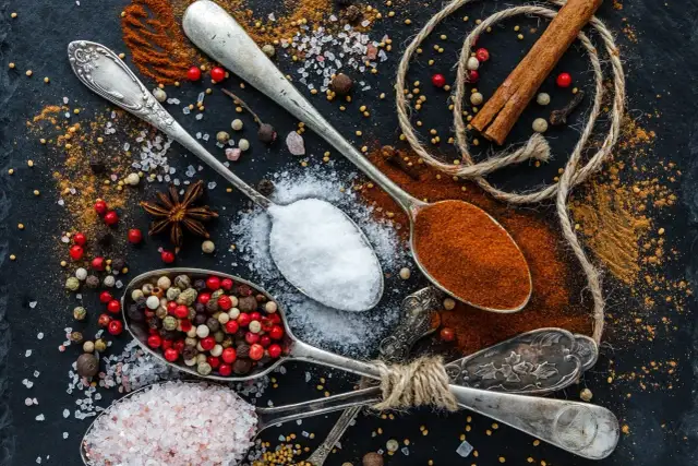 Jakie przyprawy do kwaśnicy? Odkryj sekrety idealnego smaku