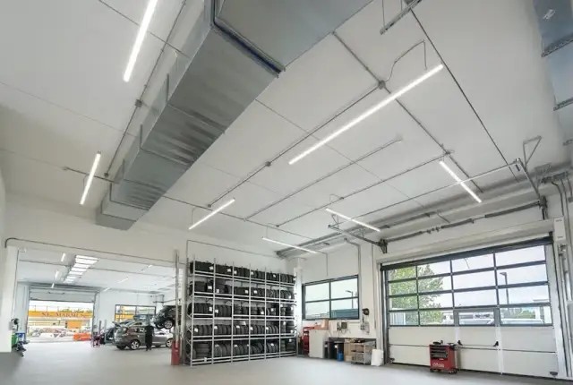 Jakie oświetlenie do warsztatu, aby poprawić komfort i bezpieczeństwo?