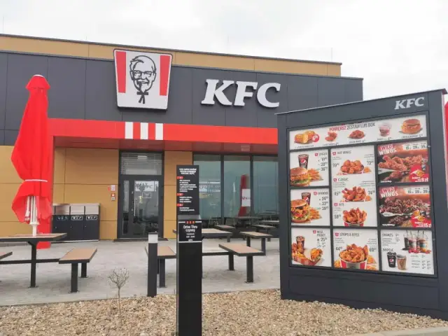 Czy w Kołobrzegu jest KFC? Oto, co musisz wiedzieć o lokalizacji