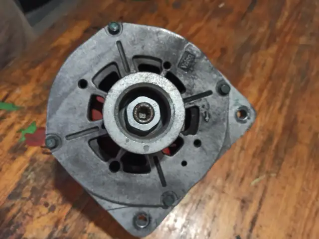 Jak odkręcić sprzęgło alternatora bez klucza - proste sposoby na problem