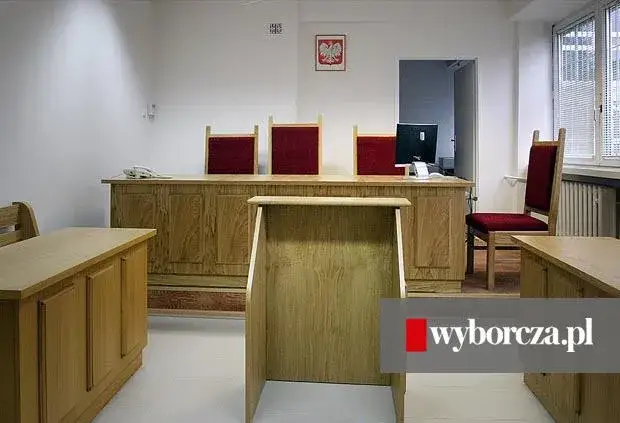 Sala rozpraw: Kto gdzie siedzi? Poznaj układ i zasady