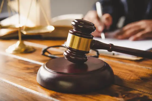 Wymeldowanie osoby z mieszkania: Krok po kroku, nawet bez zgody!