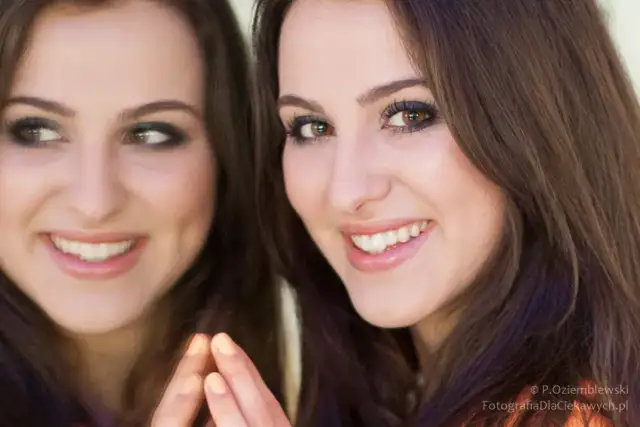 Jak zrobić zdjęcie w lustrze, aby nie było widać aparatu? Sprawdzone triki