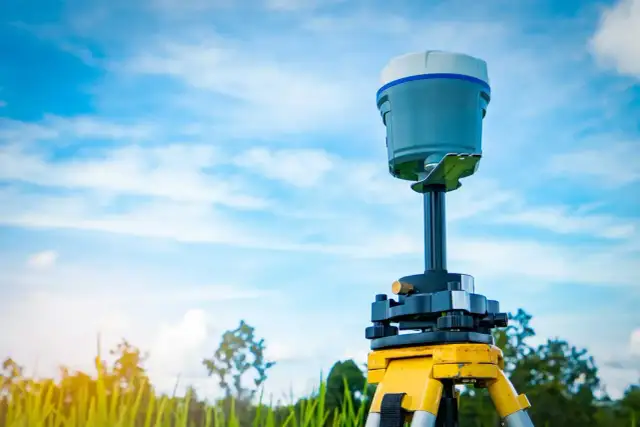 Geodeta na budowie: Jak przygotować się do tyczenia? Lista dokumentów