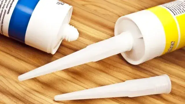 Jak usunąć silikon z granitu bez uszkodzeń – sprawdzone metody