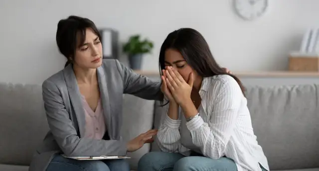 Jakie są objawy dysocjacyjnego zaburzenia osobowości? Sprawdź teraz.