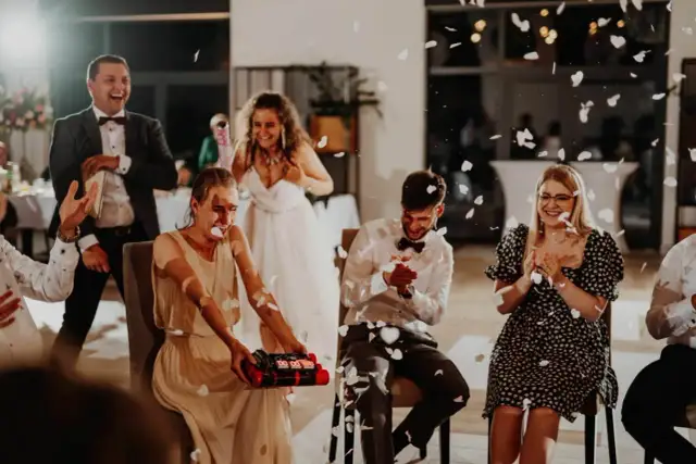 Ile zabaw na weselu? Odkryj, jak nie znudzić gości podczas imprezy