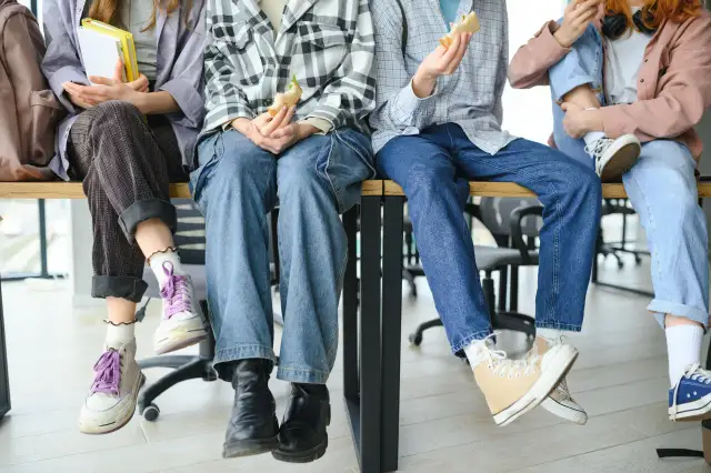 Uczeń 18+: czy możesz sam usprawiedliwić lekcje? Prawa i obowiązki