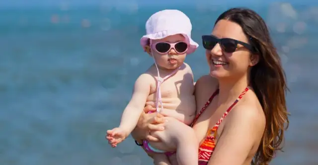 Co zabrać na wakacje z niemowlakiem za granicą, aby uniknąć stresu