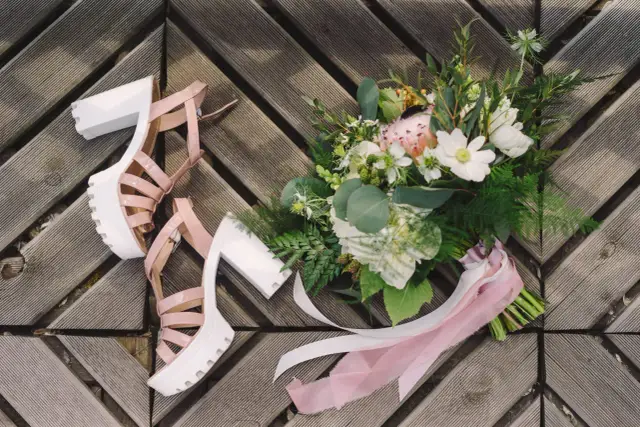 Jakie buty do sukni boho, które zapewnią komfort i styl na każdą okazję