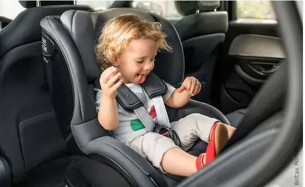 Do kiedy fotelik samochodowy? Sprawdź przepisy i wzrost dziecka