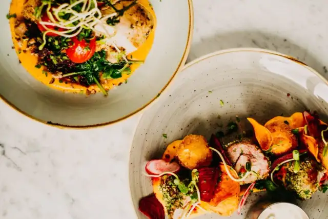 Przemyśl gdzie zjeść: najlepsze miejsca na smaczny posiłek w mieście