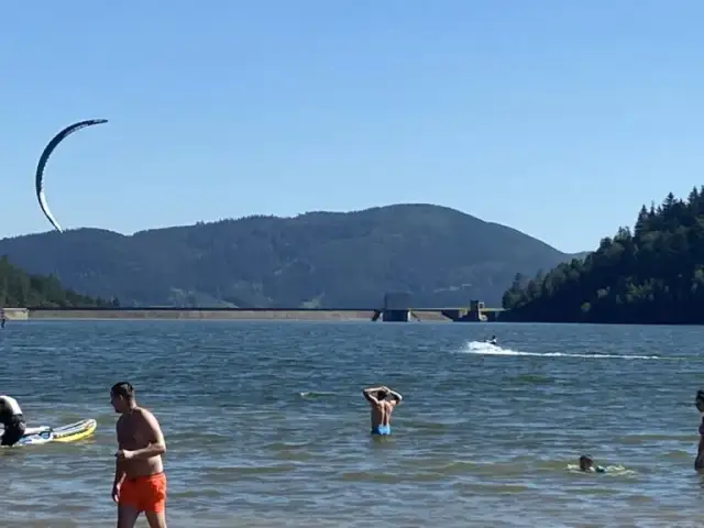 Jezioro Bukówka: Przewodnik po atrakcjach i aktywnościach - Zaplanuj wyjazd!